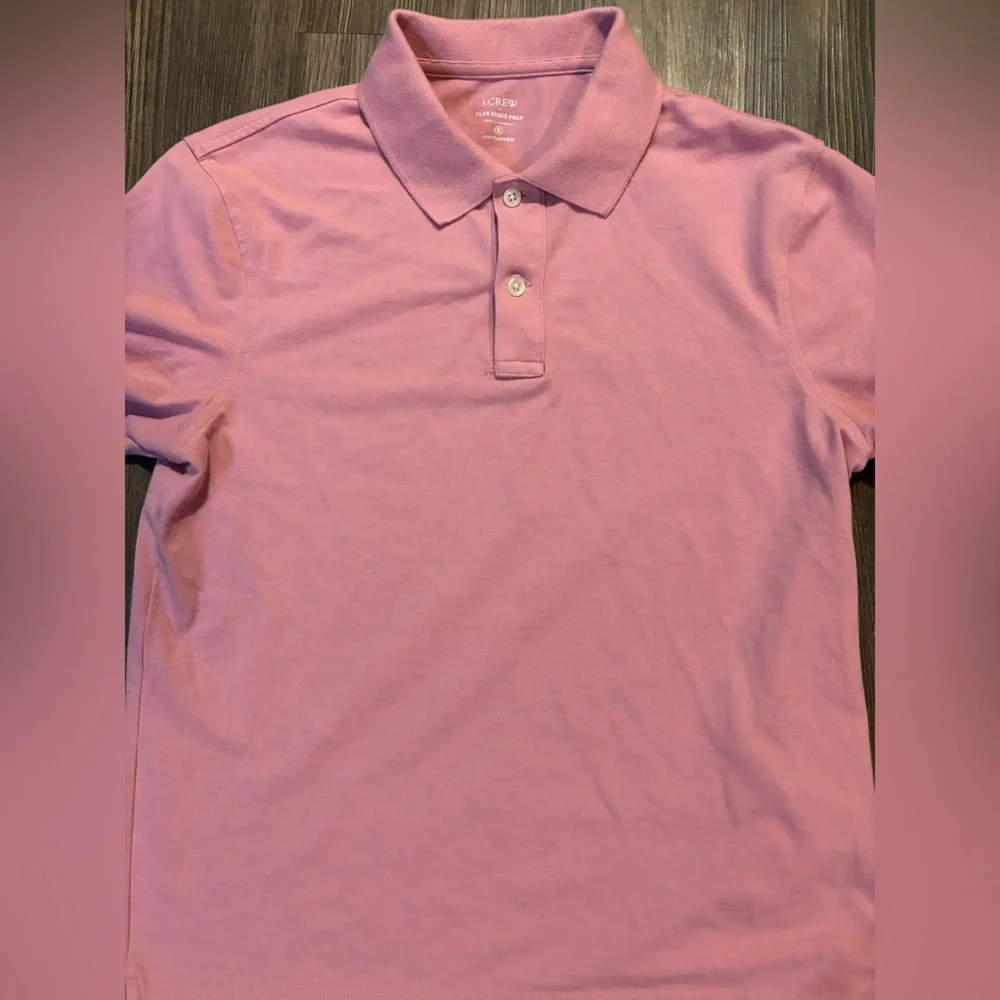 (2) J. Crew Men’s‎ Small Flex Piqued Polo Untucked Shirts (1 Blue 1 Pink)